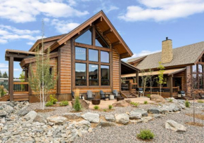 Elk Haven Lodge Two Large Patios Private Jacuzzi Indoor and Outdoor Fireplace